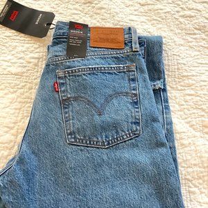 Levi's Women's High rise jeans Size 29 NWT